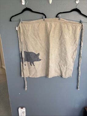 Crate & Barrel Discontinued 100% Linen Pig Half Apron - Neutral Cream